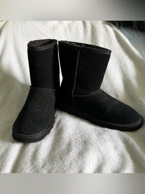 Time and Tru Classic Black Suede Winter Boots - Women's